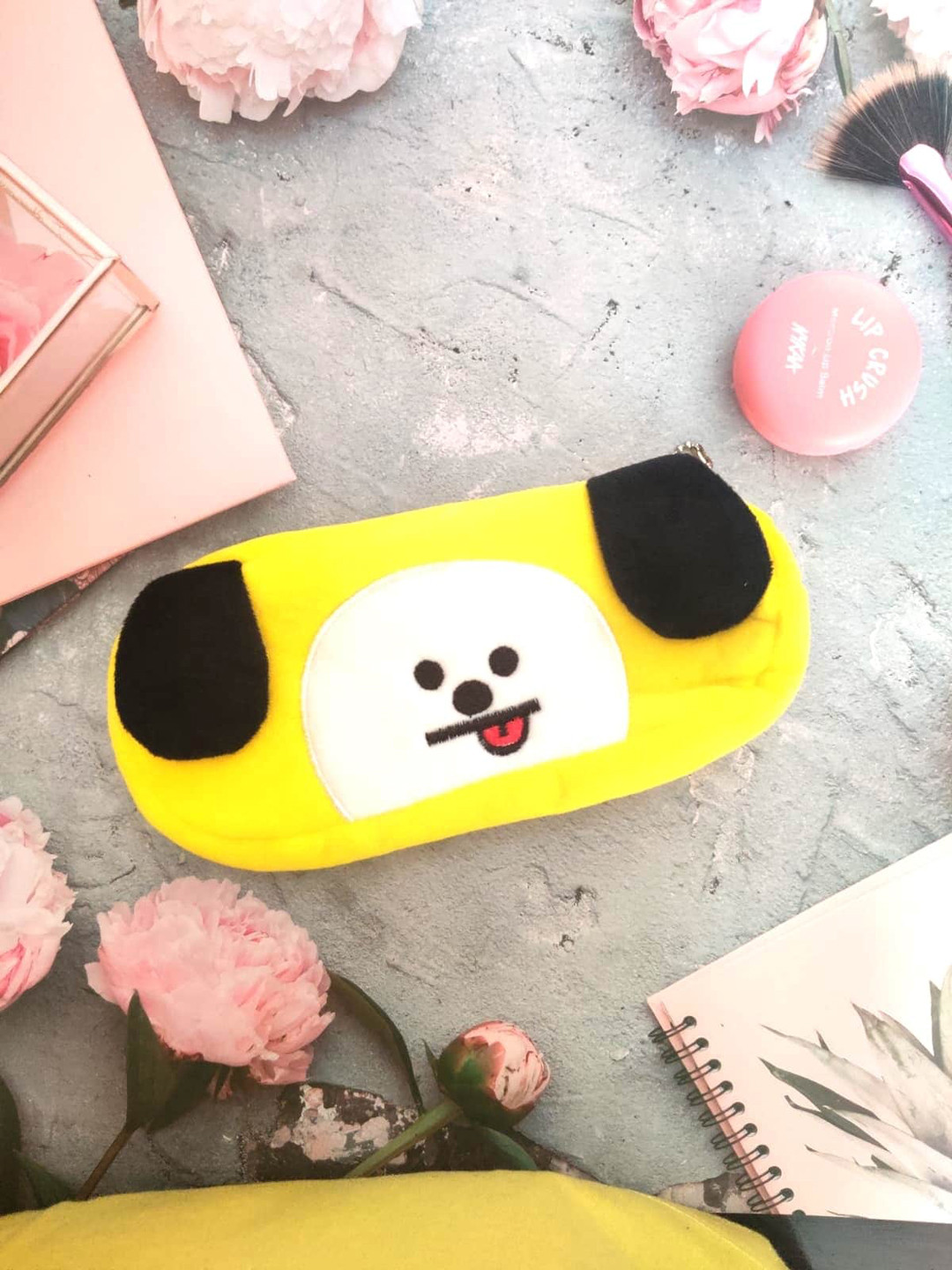 Awestuffs Yellow Character Chimmy Patterned Travel Pouch