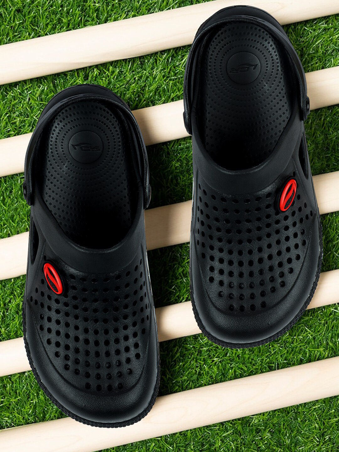 Lancer Men Self Design Rubber Clogs