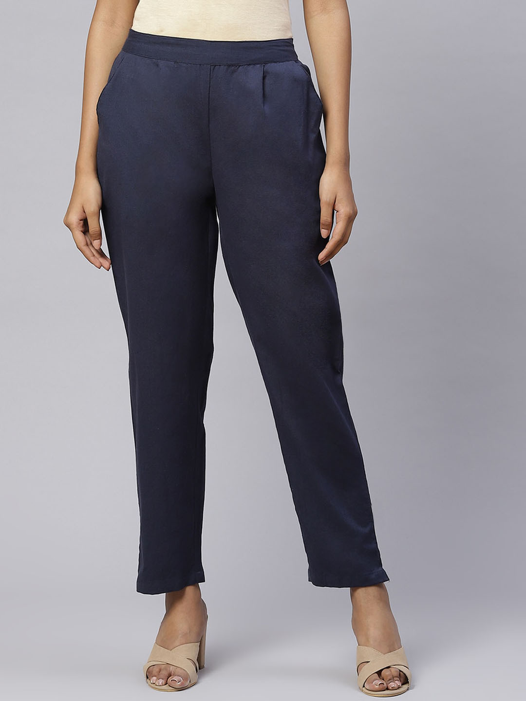 NeshamaKurti Women Pleated Cotton Regular Fit Trouser