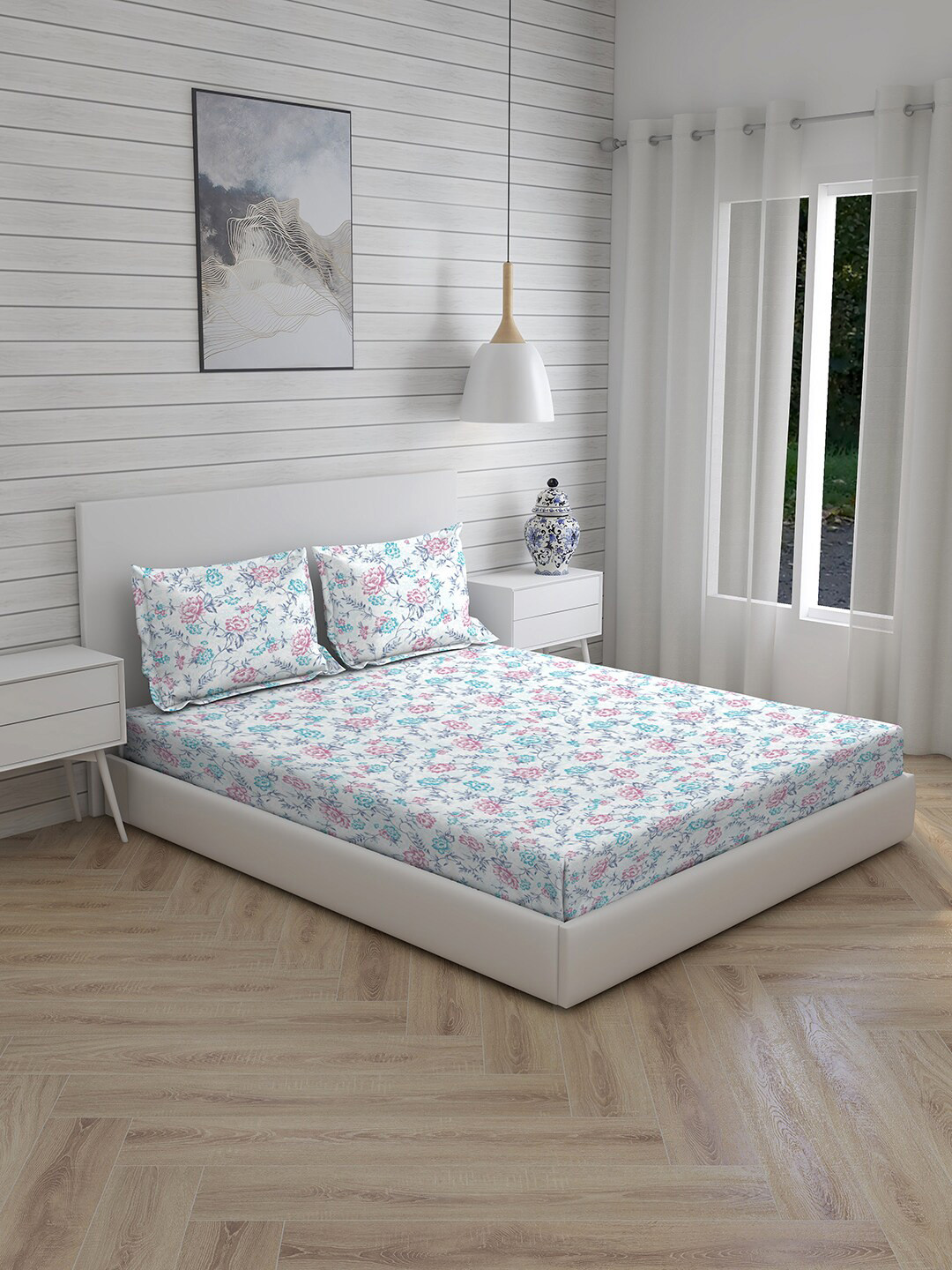 Boutique Living India White & Blue 160 TC Cotton Queen Bedsheet with 2 Pillow Covers