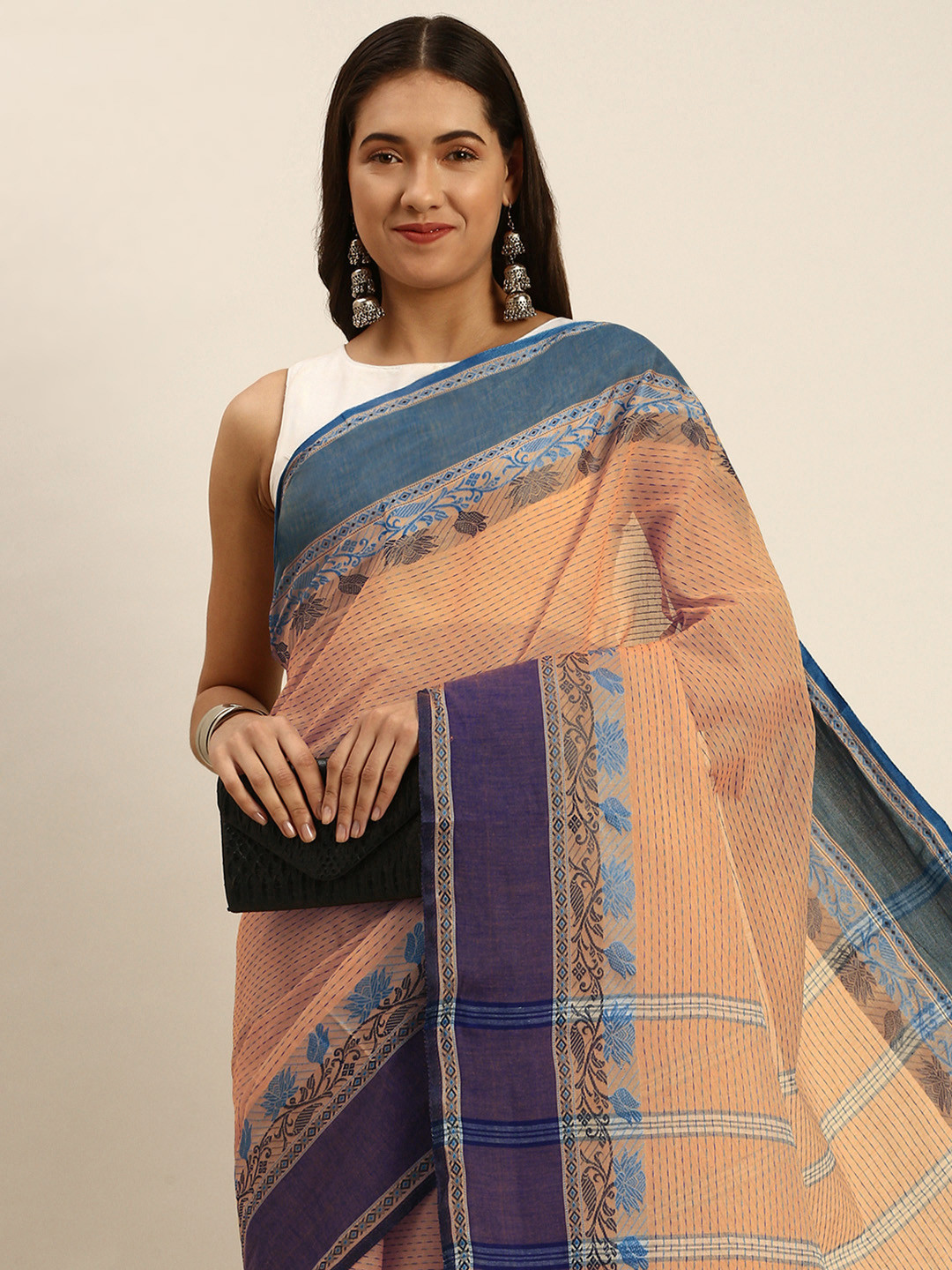 DESH BIDESH Woven Design Pure Cotton Taant Saree