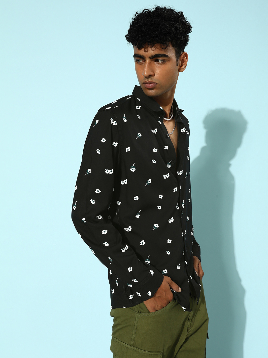 Mast & Harbour Men Jet Black Floral MCW Love Is In The Air Flower Power Casual Shirt