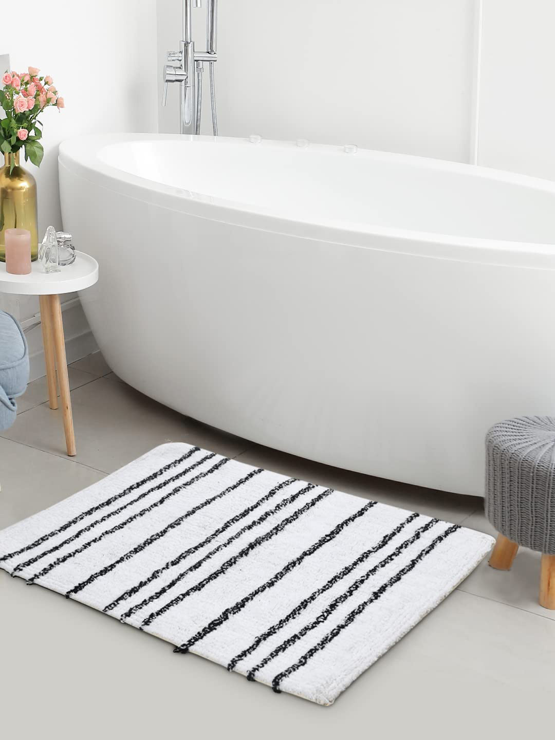 SASHAA WORLD Black and White Striped 2000 GSM Anti-Skid Bath Rug