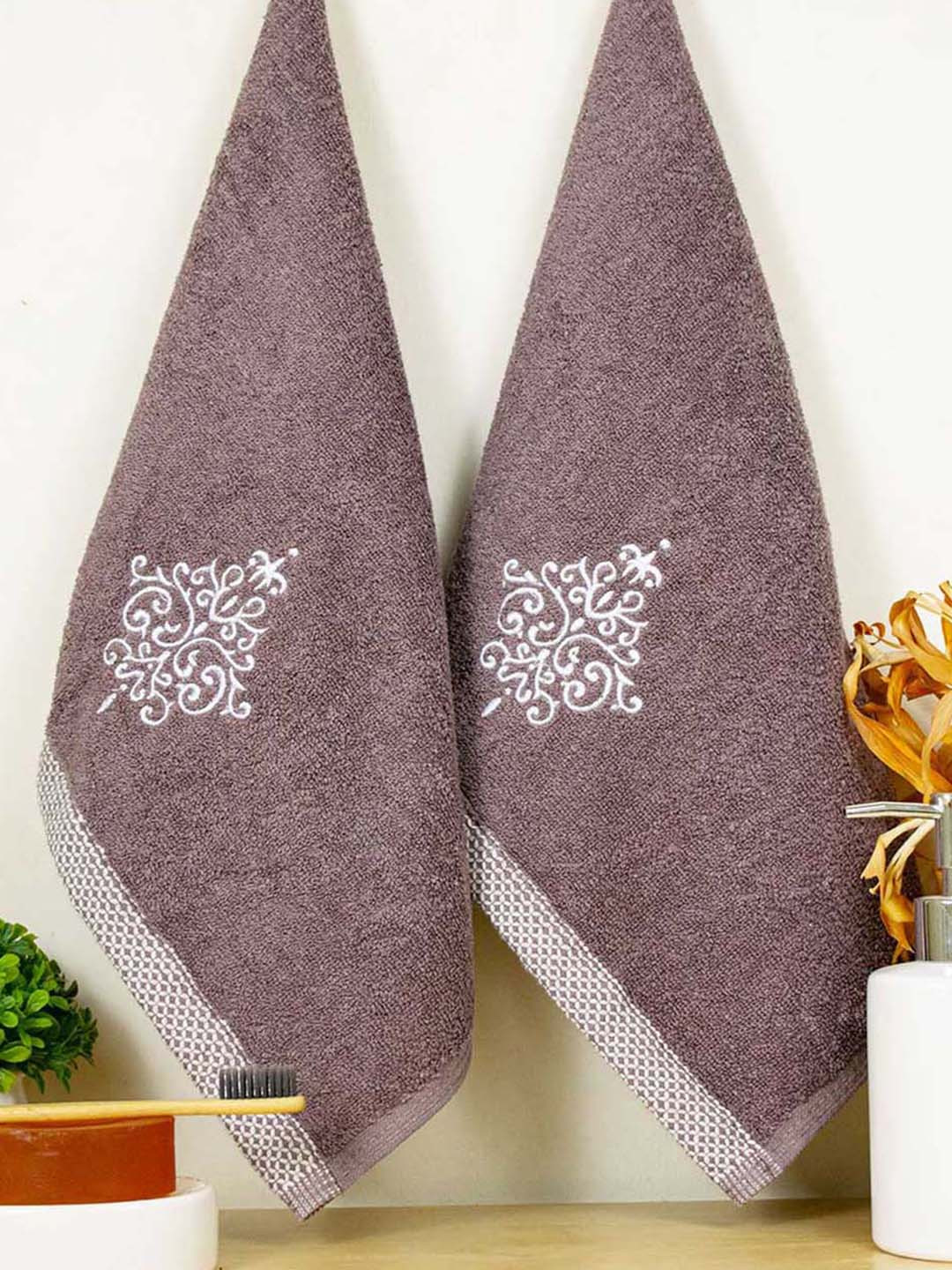 RANGOLI Brown Set Of 2 Self-Designed Bamboo 600 GSM Towel Set