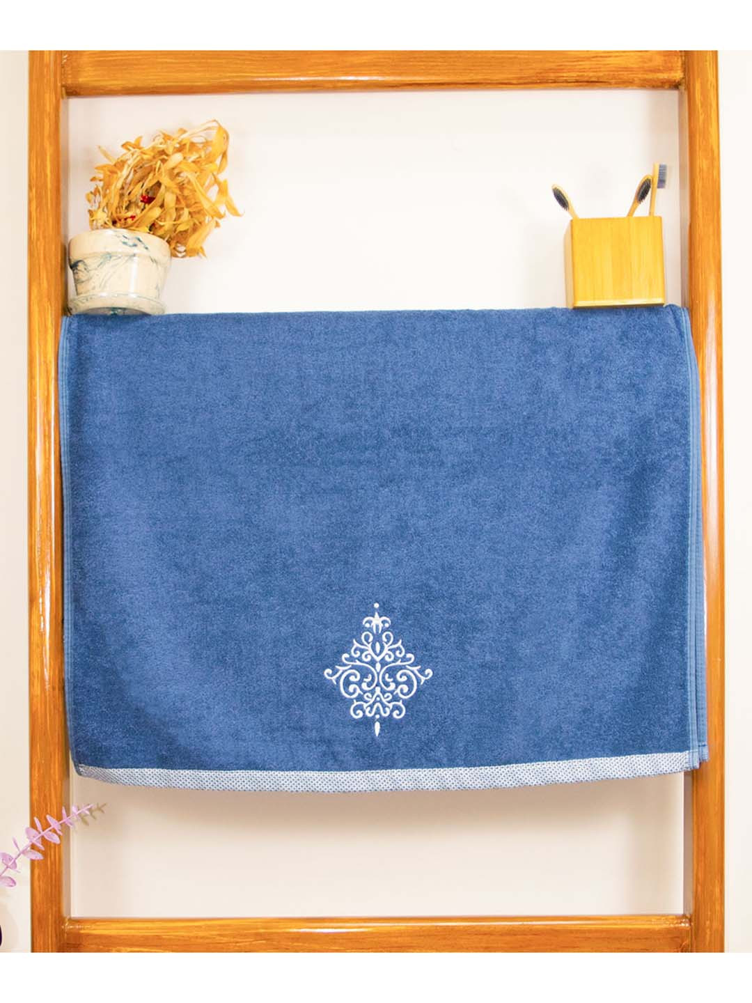 RANGOLI Blue & White 600 GSM Organic Bamboo Bath Towel