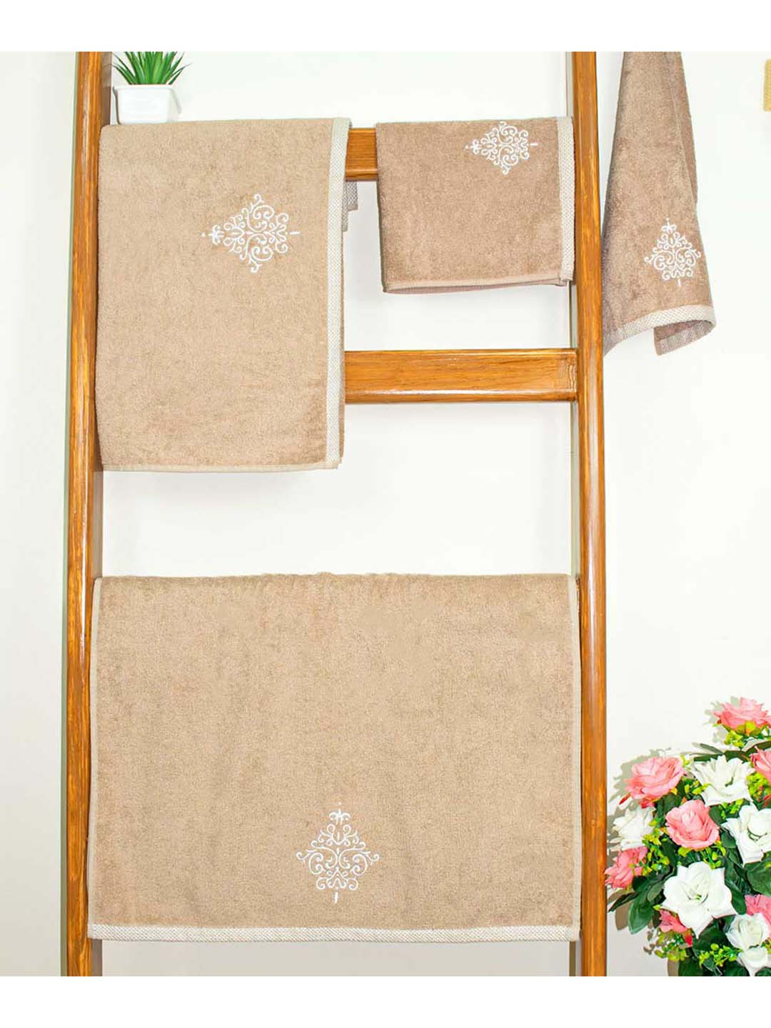 RANGOLI Beige Pack of 4 600GSM Organic Royal Bamboo Towel Set