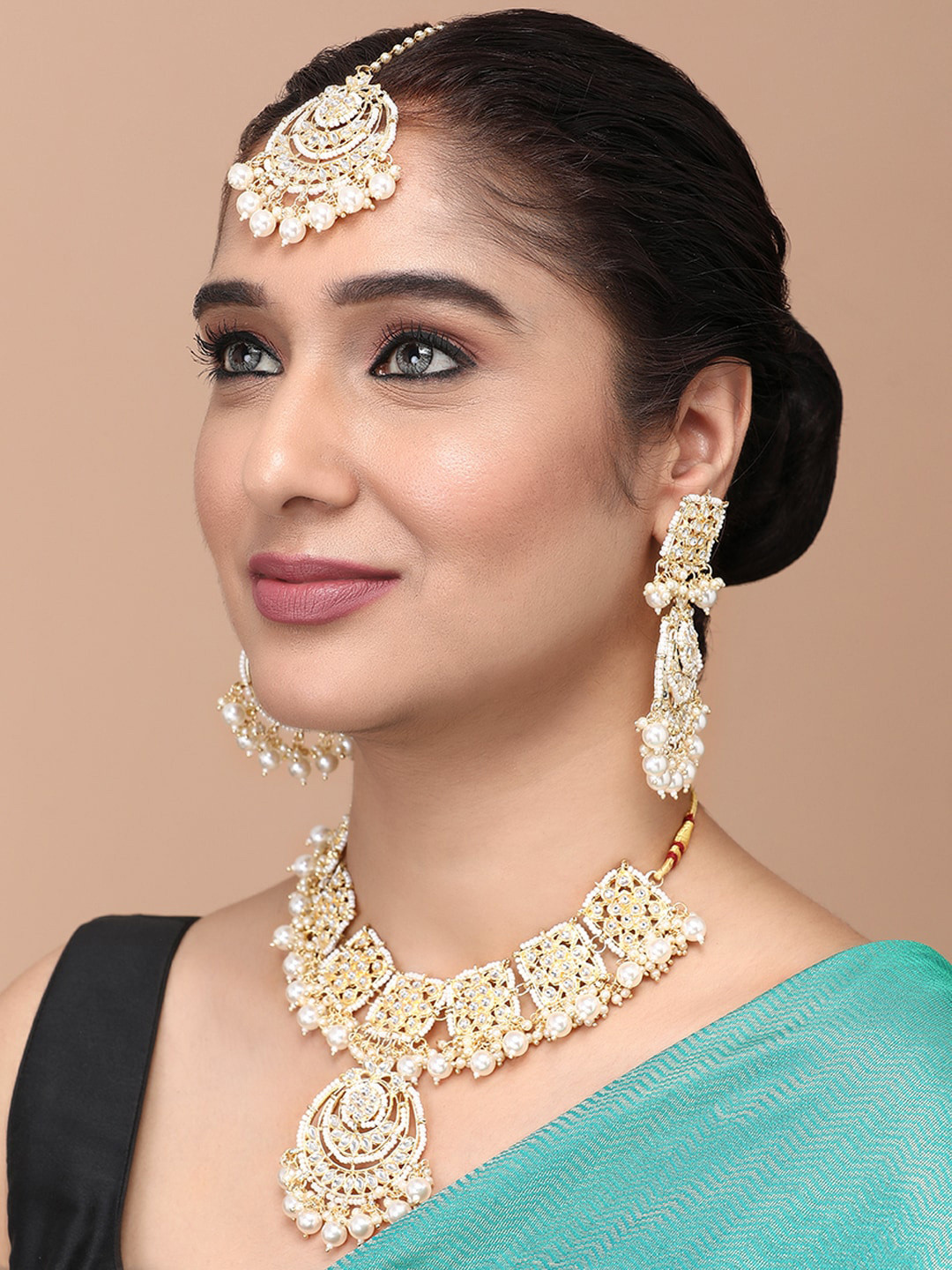 justpeachy Gold-Plated Kundan-Studded & Artificial Beaded Jewellery Set With Maang Tikka