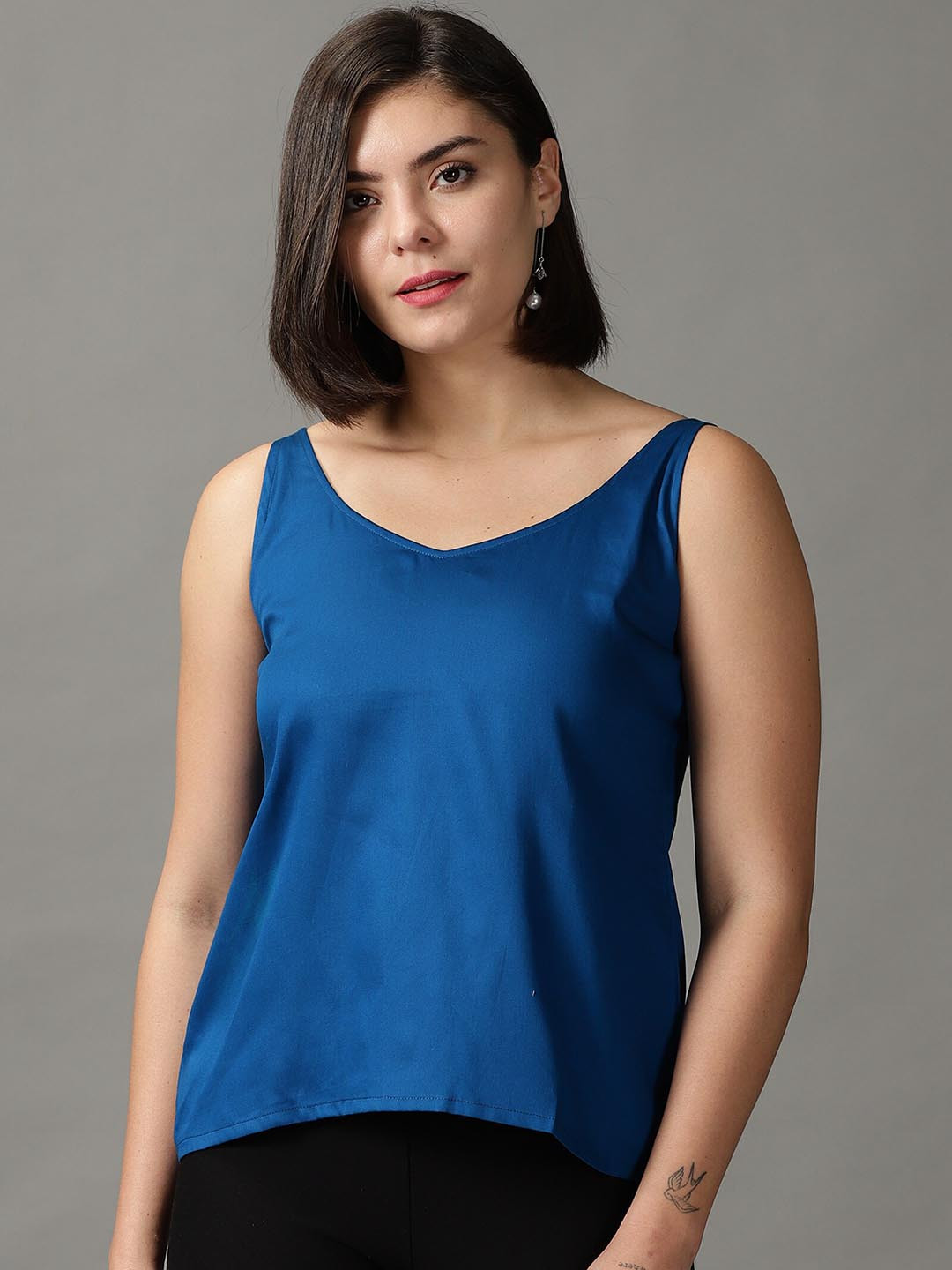 DIVINATION V-Neck Sleeveless Top