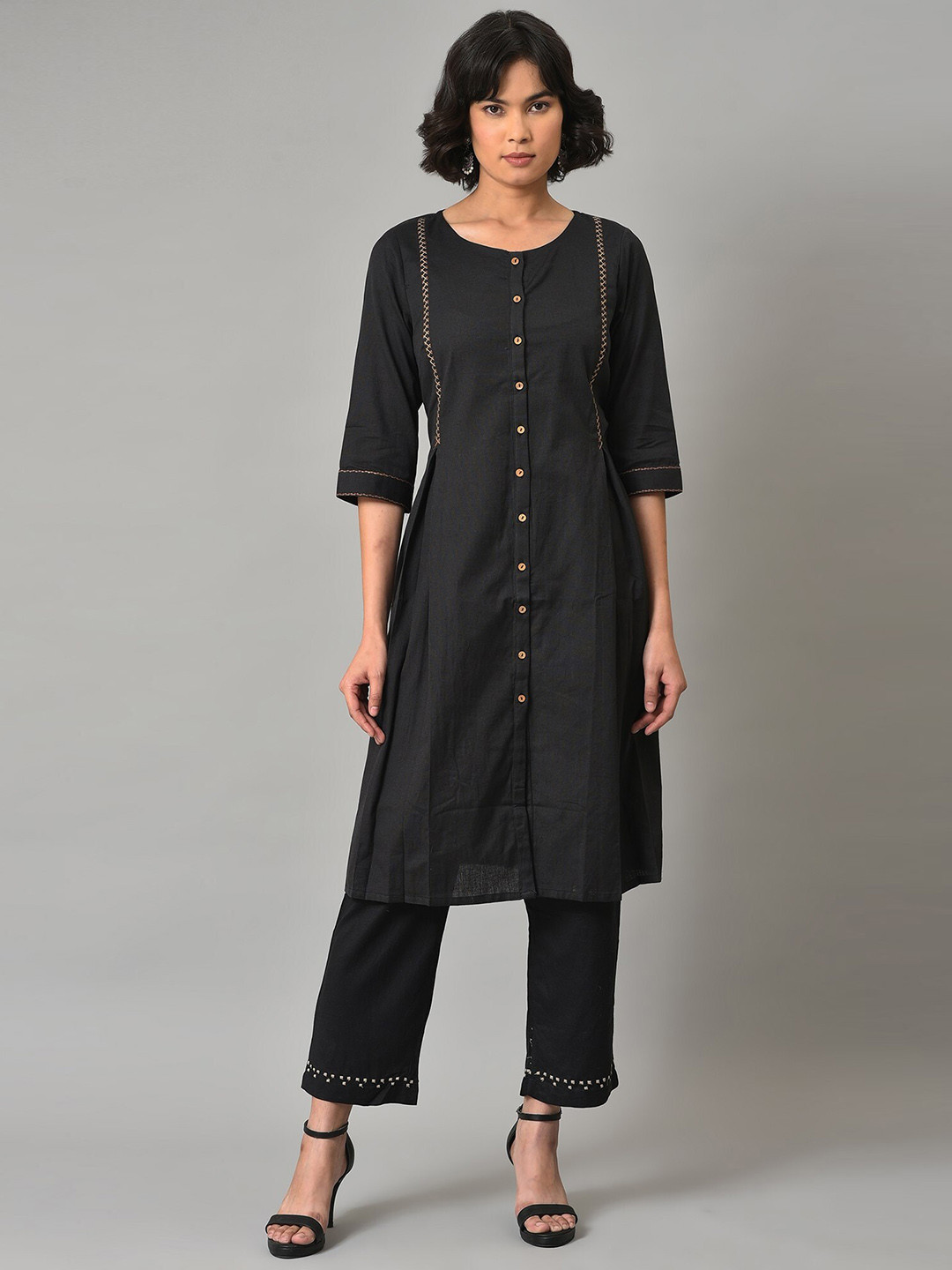 W Women Panelled Thread Work Kurta with Trousers
