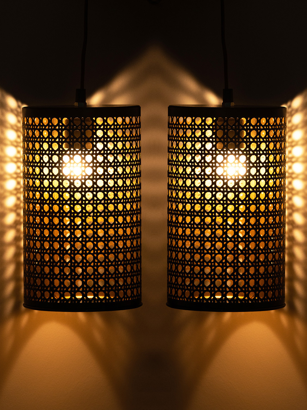 ExclusiveLane Light Brown Set Of 2 Rope Paradise Conical Hanging Iron Pendant Lamp