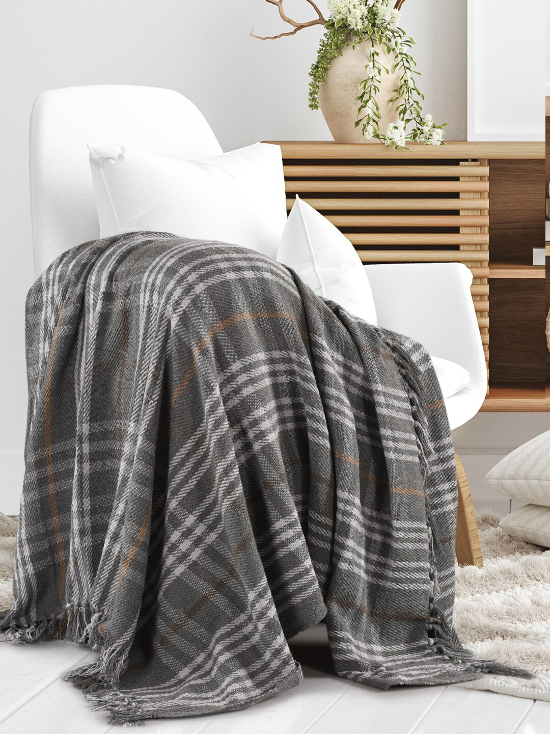 SASHAA WORLD Checked Printed Tasselled Sofa Throw