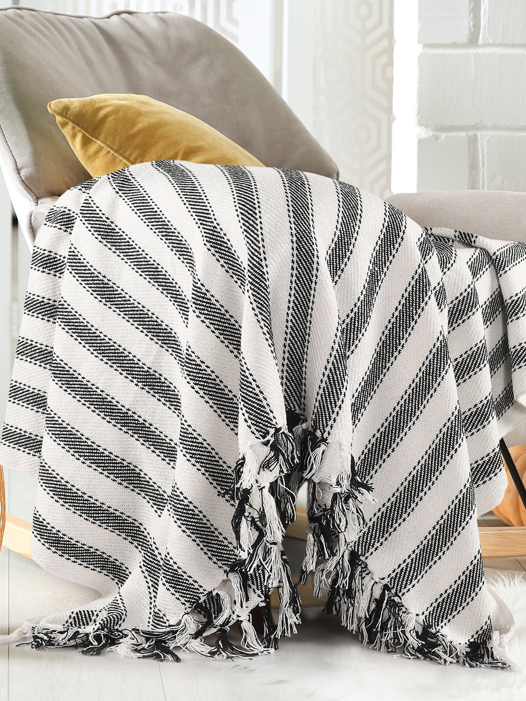 SASHAA WORLD Striped Cotton Throw