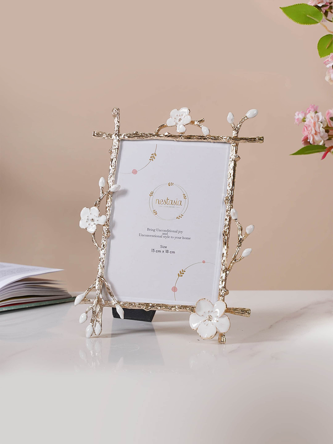 Nestasia Gold-Toned & White Textured La Nature Metal Photo Frame