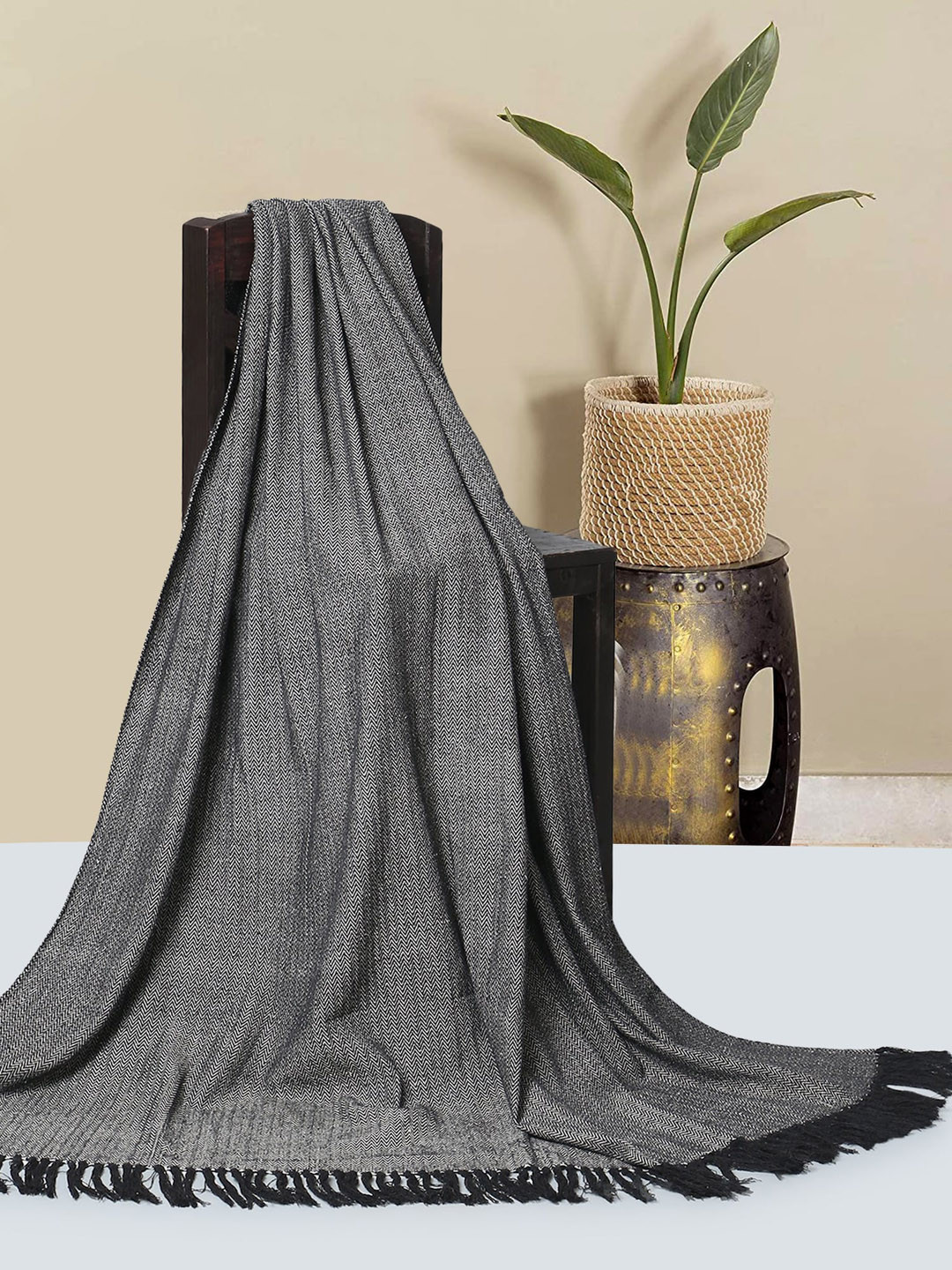 Mezposh Stave Black & White Chevron Pattern Cotton Throw With Tassels