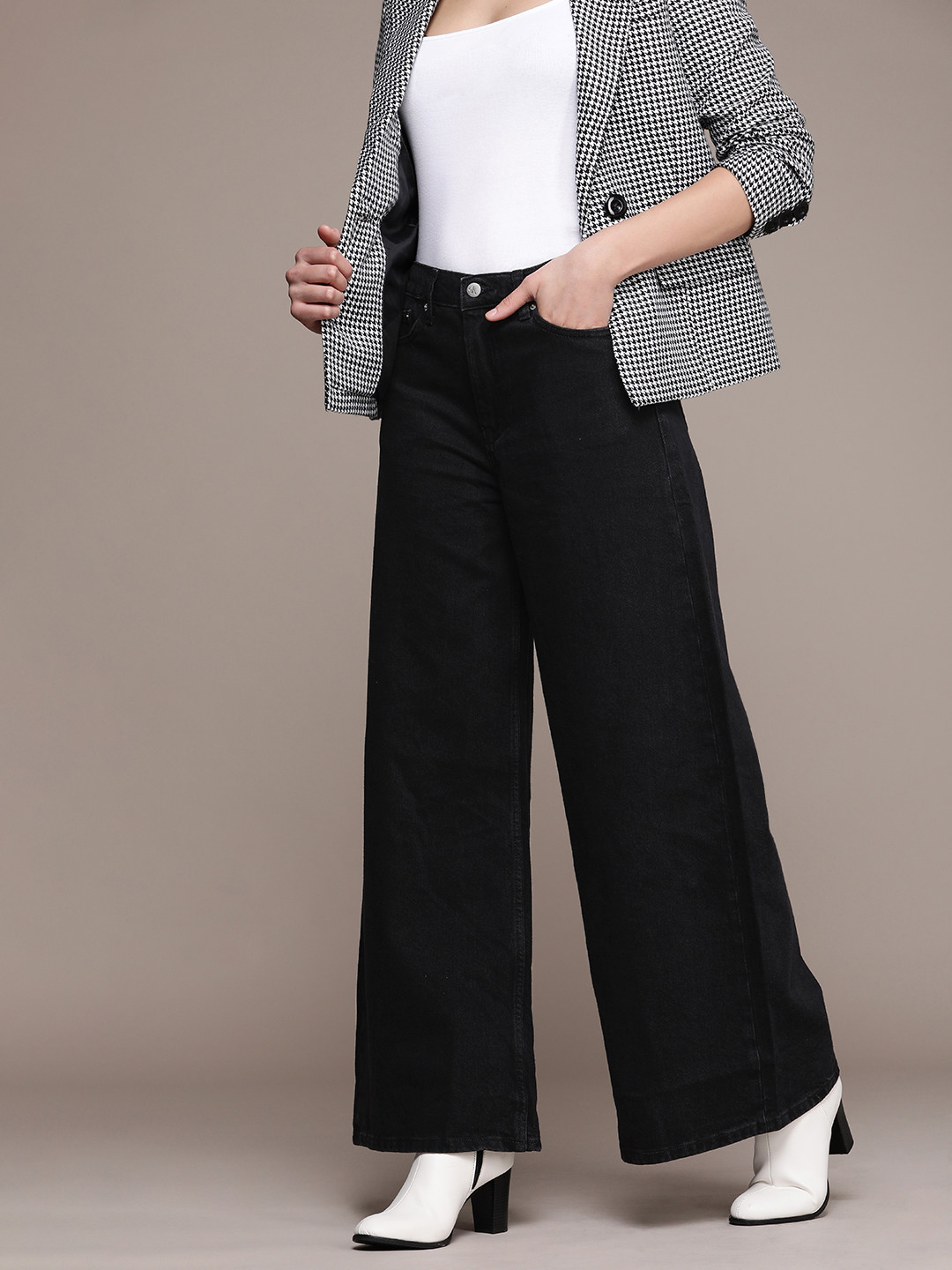 Calvin Klein Jeans Women Loose Low-Rise Jeans