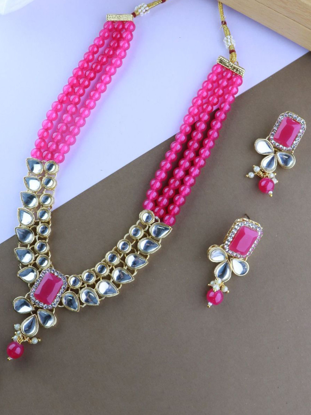 I Jewels Women Gold-Plated Stone-Studded & Beaded Jewellery Se