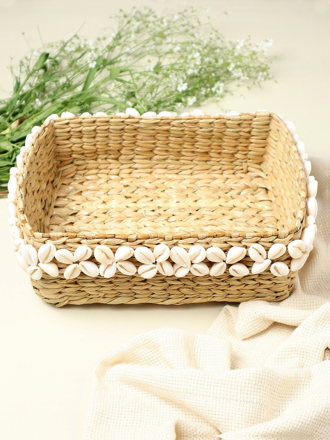 HABERE INDIA Beige & White Seagrass Storage Basket