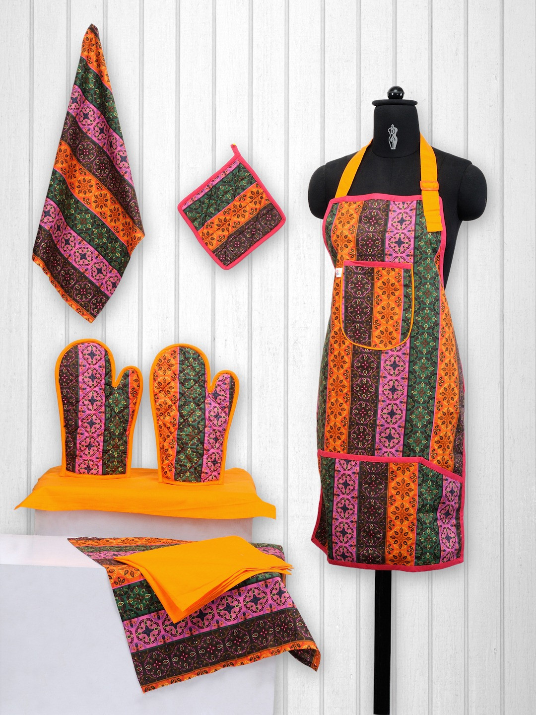 SWAYAM Unisex Orange & Green Printed Cotton Kitchen Linen Set