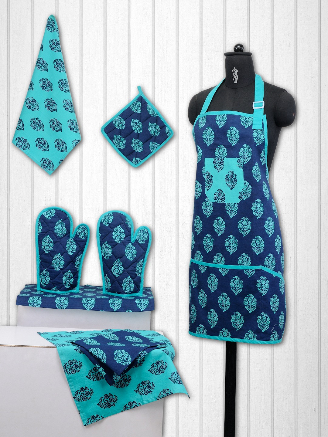 SWAYAM Unisex Set of 8 Black & Turquoise Blue Cotton Printed Kitchen Linen Set