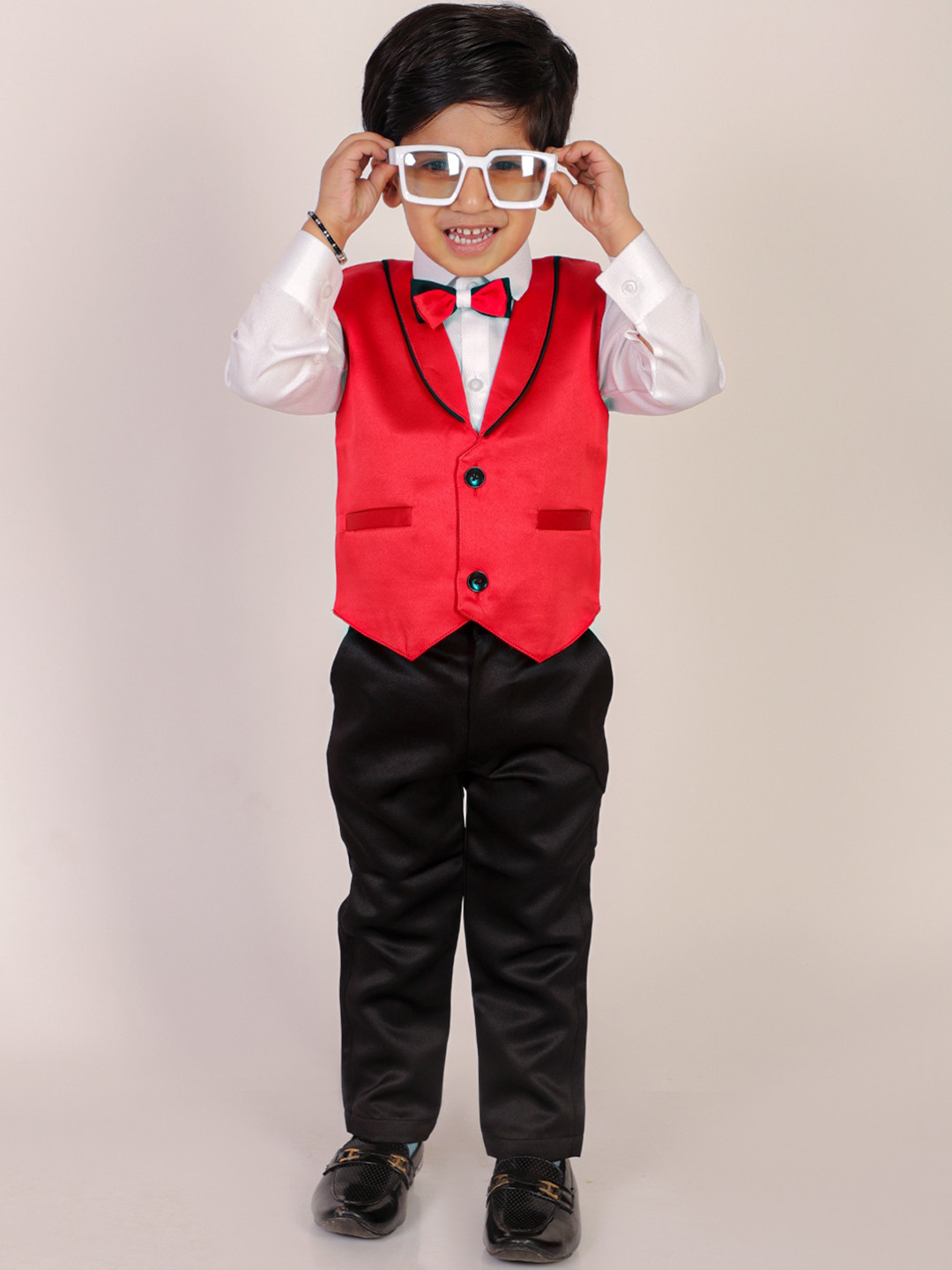 KID1 Boys 4 Piece Party Suit With Bow Tie