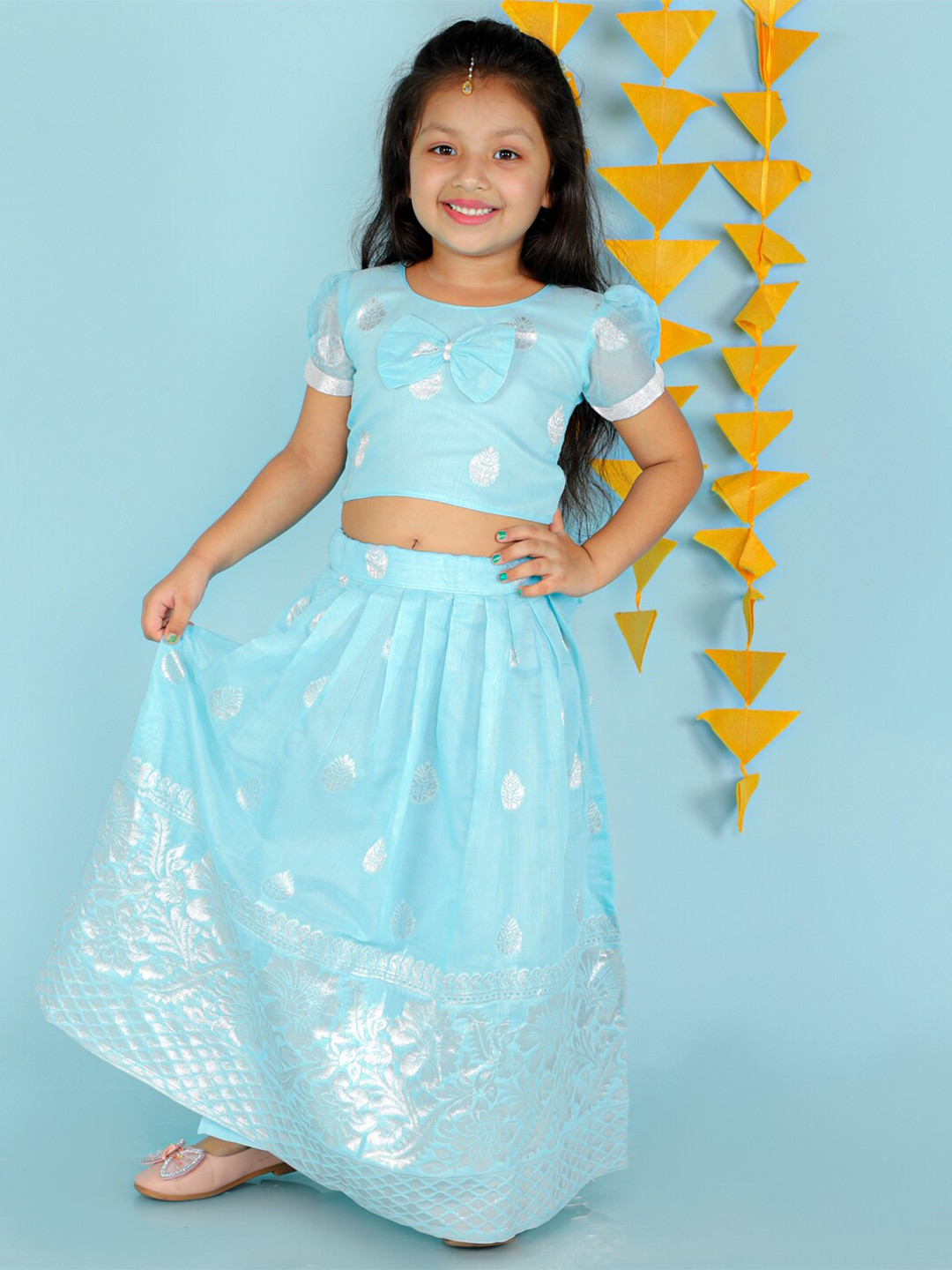 KID1 Girls Printed Foil Print Ready to Wear Chanderi Pavda Pattu Lehenga & Choli