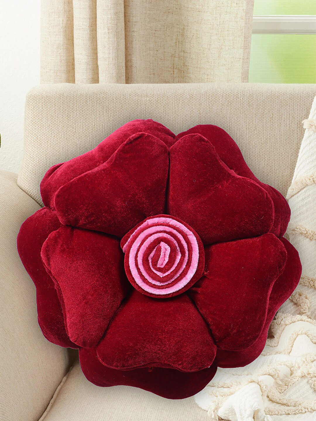 Kuber Industries Red Set Of 2 Flower Shaped Velvet Pre-Filled Cushions