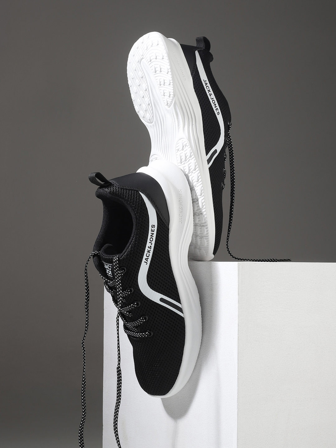 Jack & Jones Men Solid Sneakers