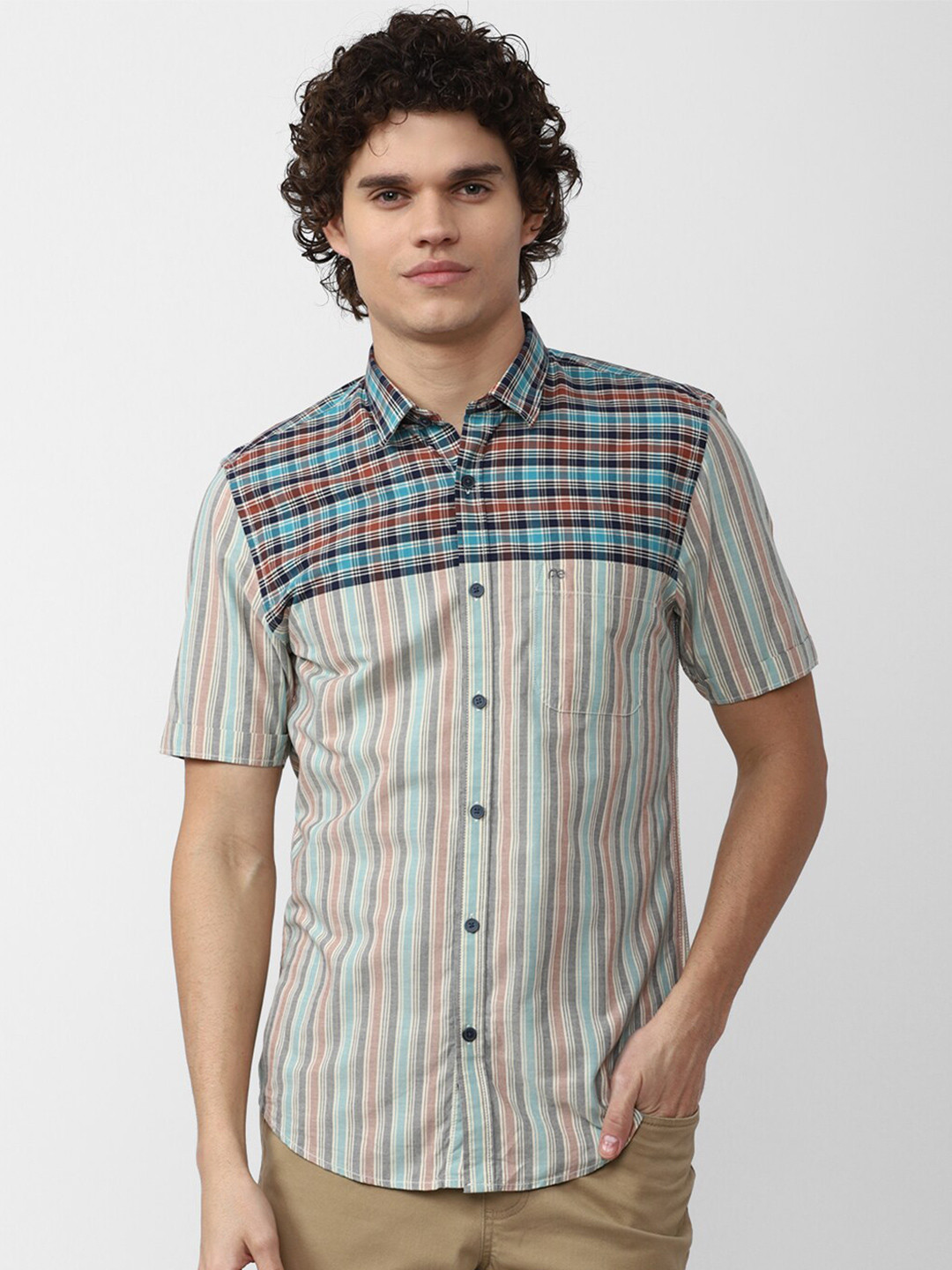 Peter England Casuals Men Slim Fit Checked Pure Cotton Casual Shirt