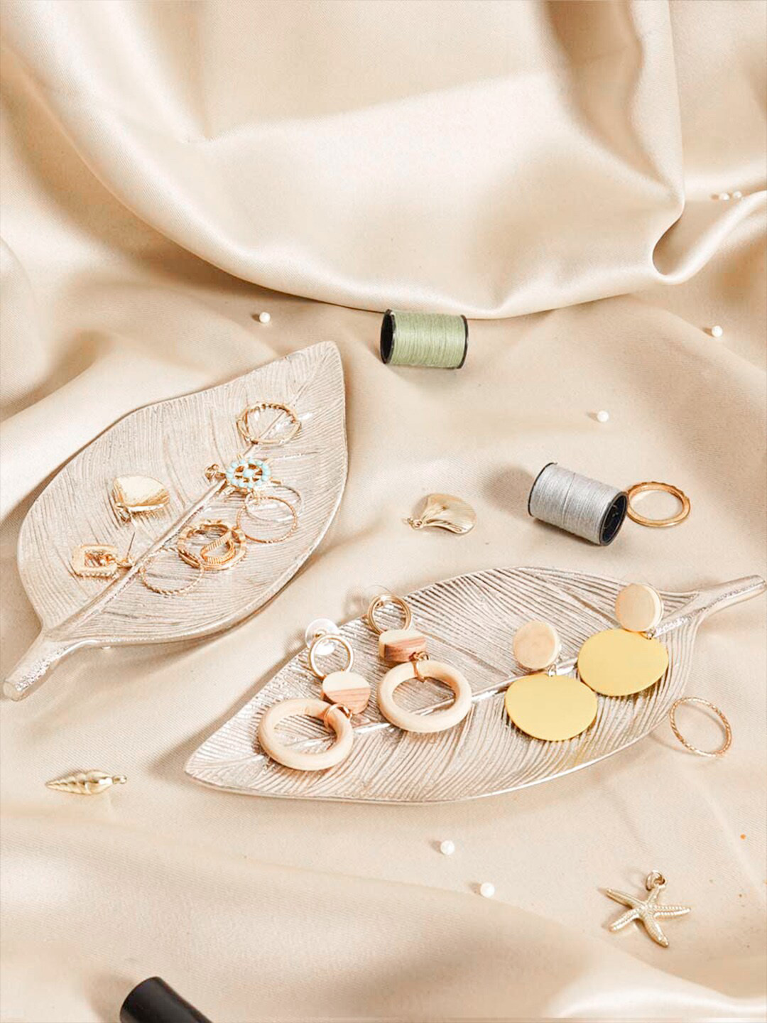 CASA DECOR Silver-Toned Catalpa Leaf Aluminum Tray