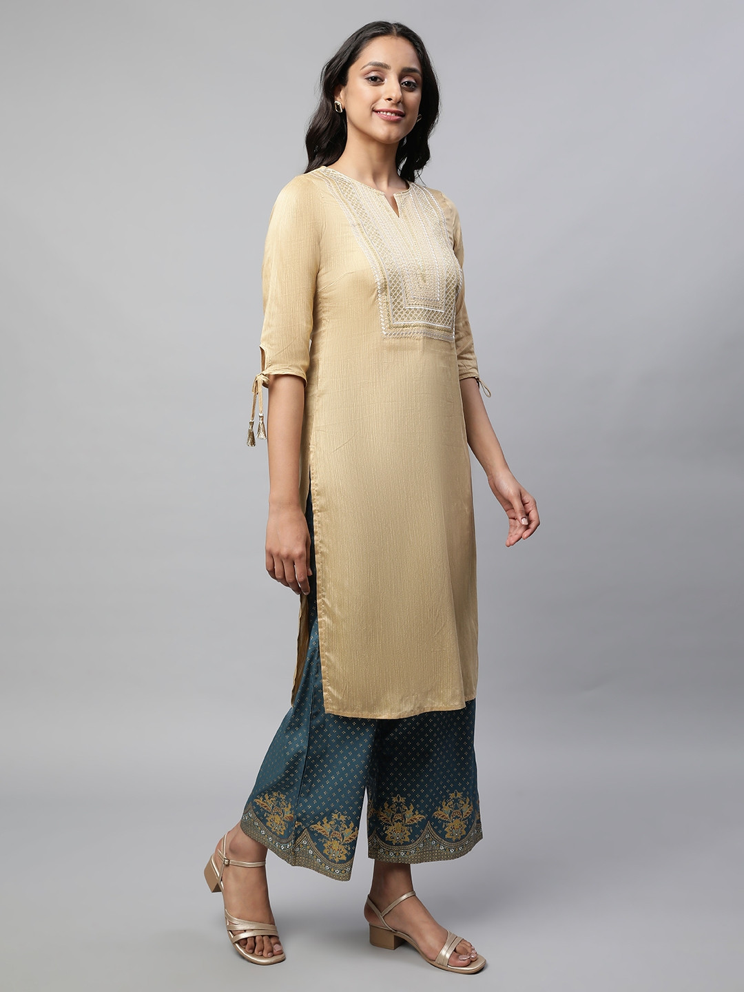 AURELIA Women Floral Printed Chambray Palazzos