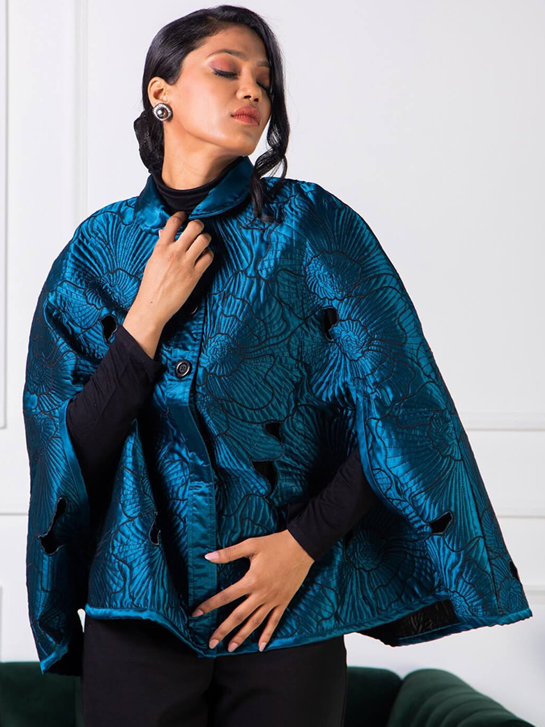 Rhe-Ana Women Teal Floral Colourblocked Longline Tailored Jacket with Embroidered