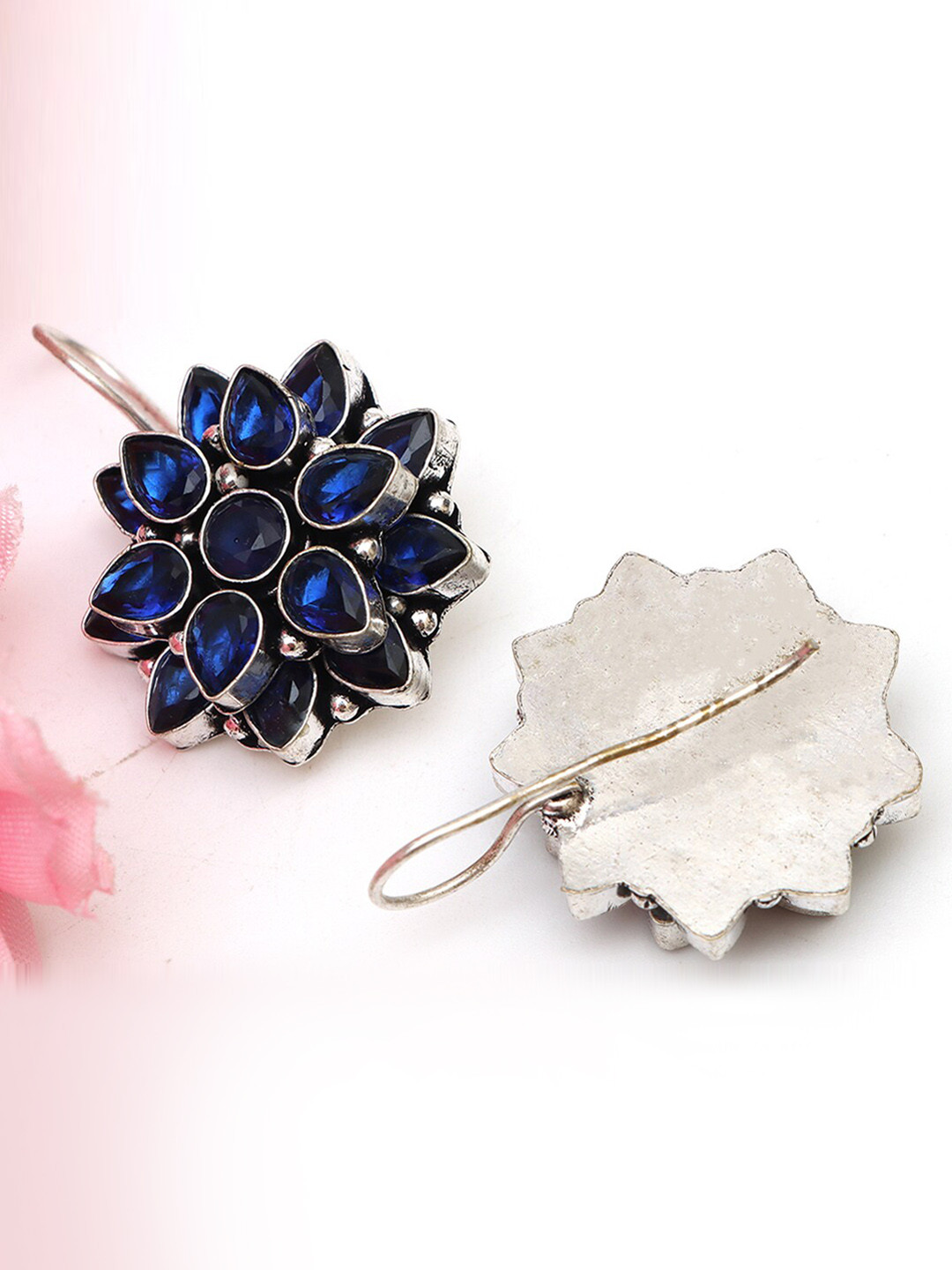 Ozanoo Floral Studs Earrings