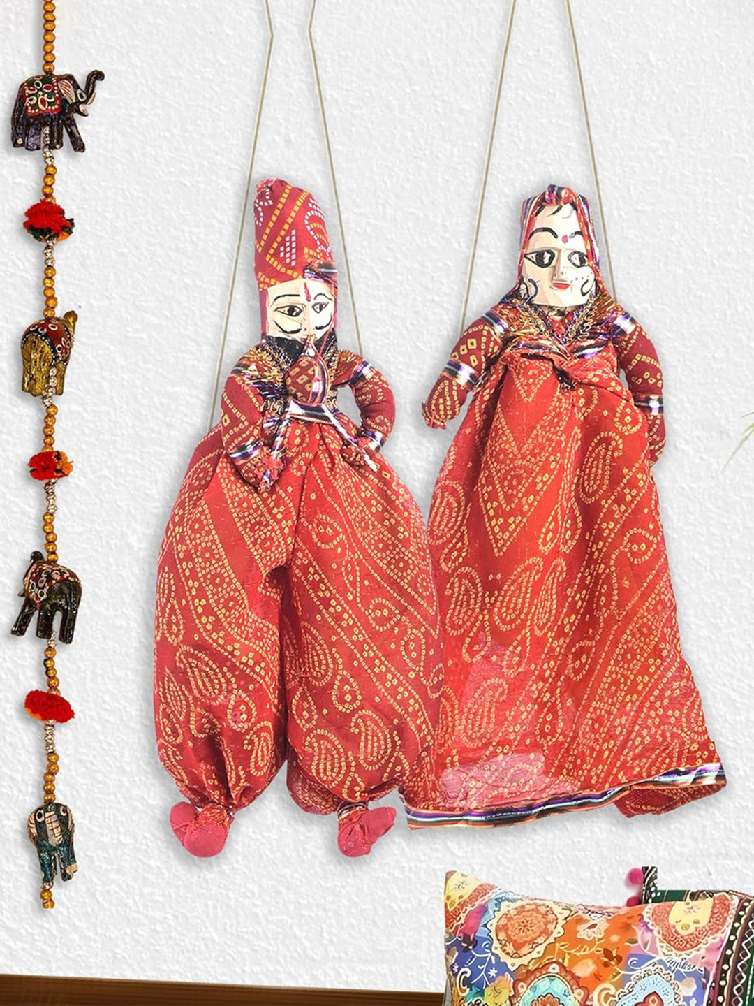 Kuber Industries Wood Folk Puppets Pair Fabric Matte Hanging Hall Wall Hangings-11In