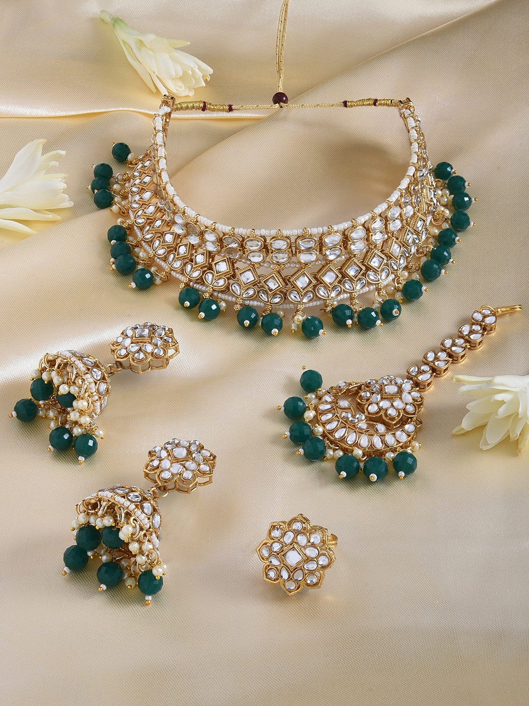 Zaveri Pearls Gold-Plated Kundan-Studded & Pearl Beaded Jewellery Set