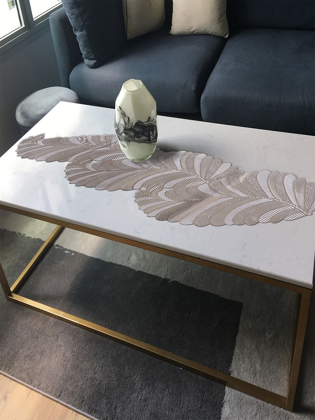 Kuber Industries Gold-Toned Leaf Design Non-Slip Table Runner