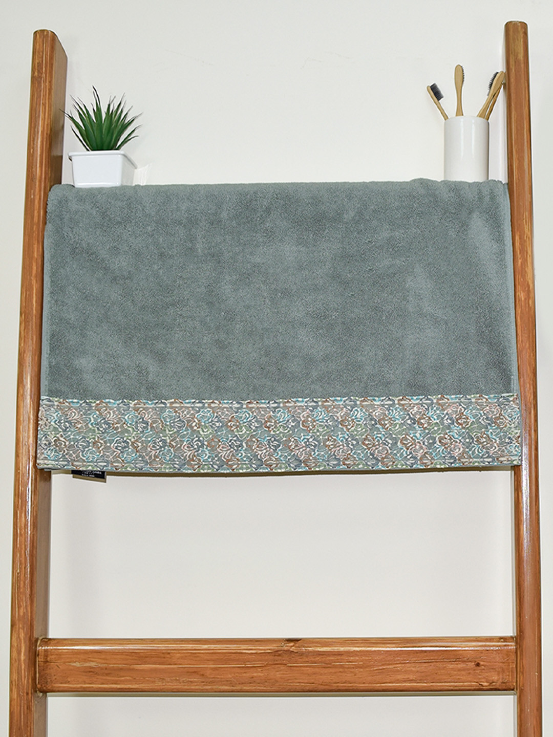 RANGOLI Sun Shine Green 550 GSM Pure Cotton Bath Towels