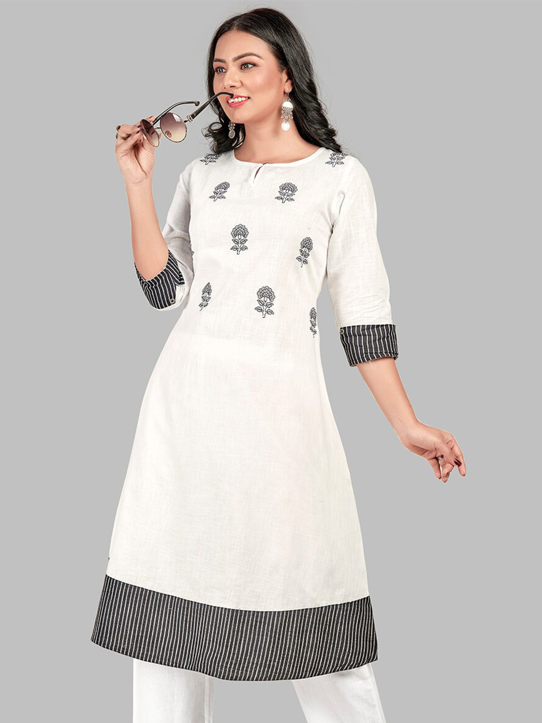 NH KAPDEWALA Women White & Black Floral Printed Kurta