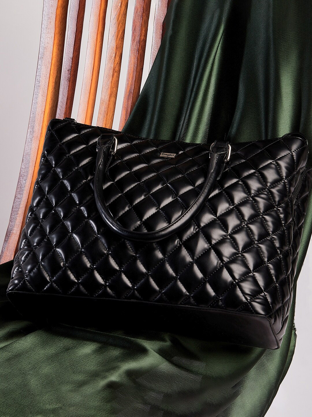 Berrylush Women Black Quilted Laptop Bag