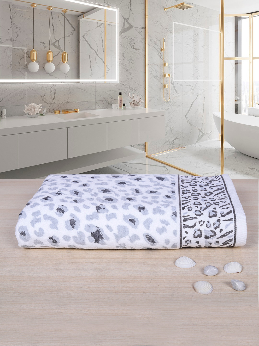 RANGOLI Snow Leopard Grey & Purple Printed Extra Soft 500 GSM Pure Cotton Bath Towel