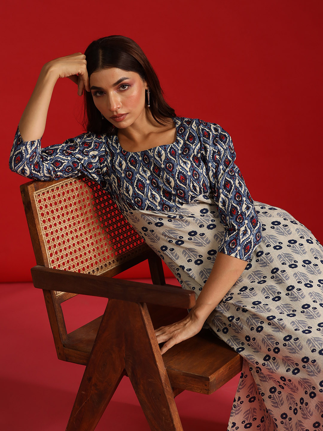 anayna Women Floral Printed Pure Cotton Kurta With Trousers