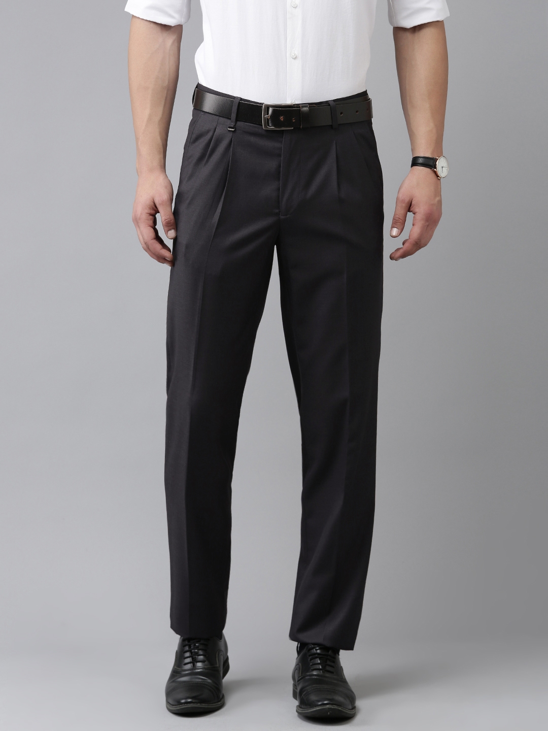 Van heusen deals pleated trousers