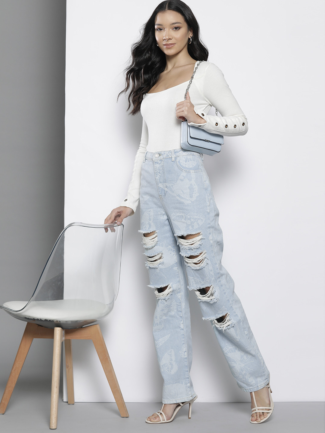 Boohoo Women Cotton Highly Distressed Chain Detail Light Fade Printed Jeans