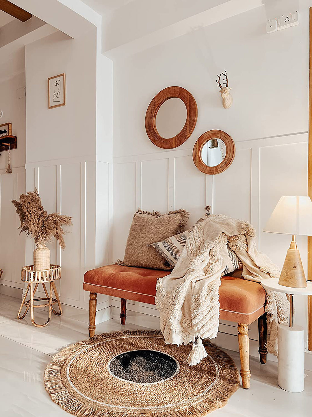 SASHAA WORLD Beige & Black Jute Braided Round Floor Mat