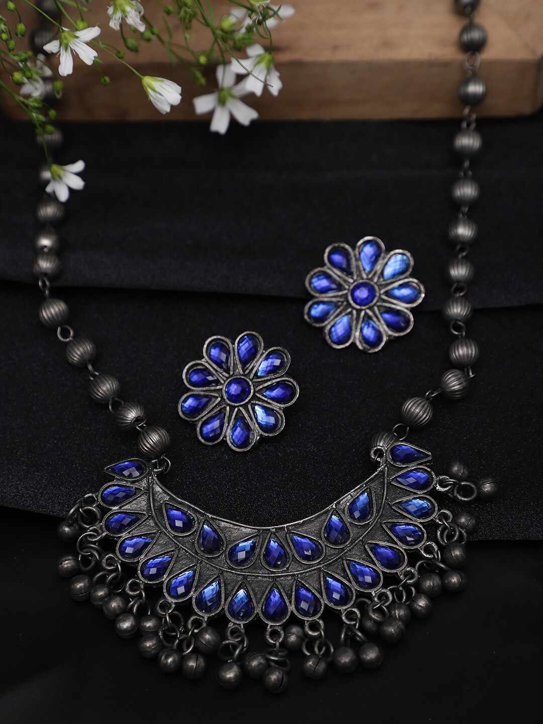 YouBella Kundan Studded Jewellery Set