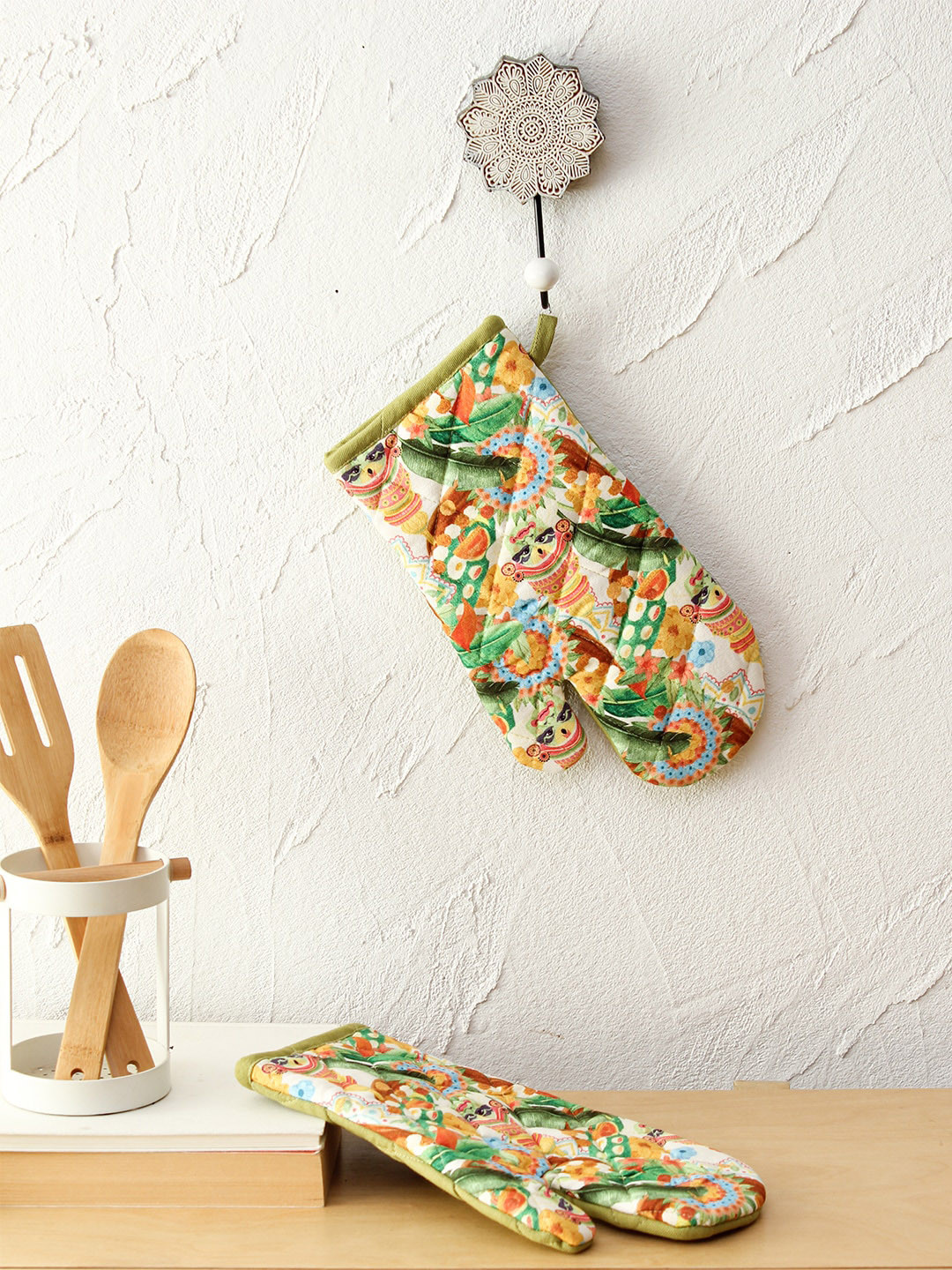 House This Green & Brown Patterned Cotton Kitchen Gloves