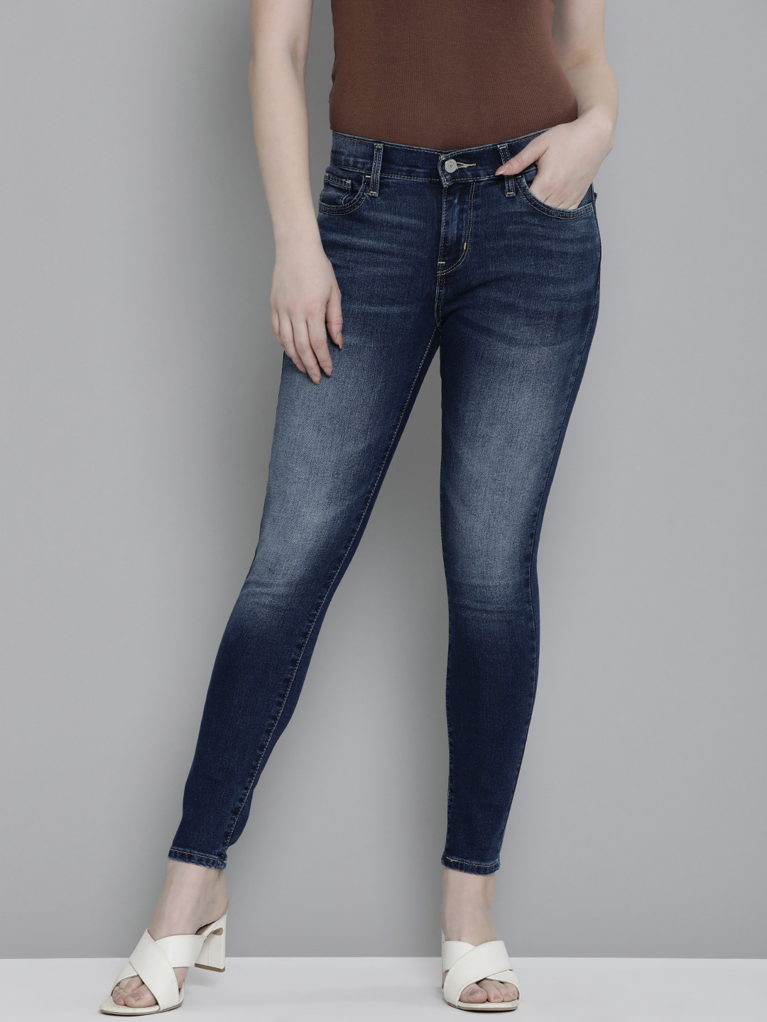 Levis Women Super Skinny Fit Heavy Fade Mid-Rise Stretchable Jeans