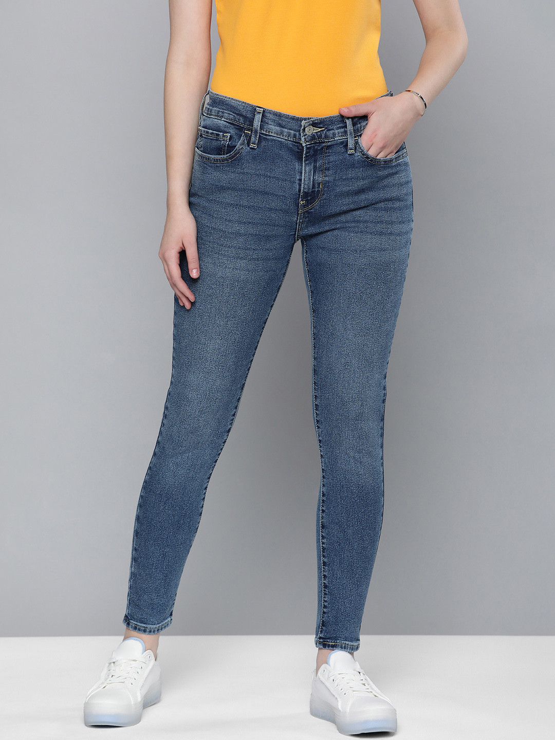 Levis Women Super Skinny Fit Light Fade Stretchable Jeans