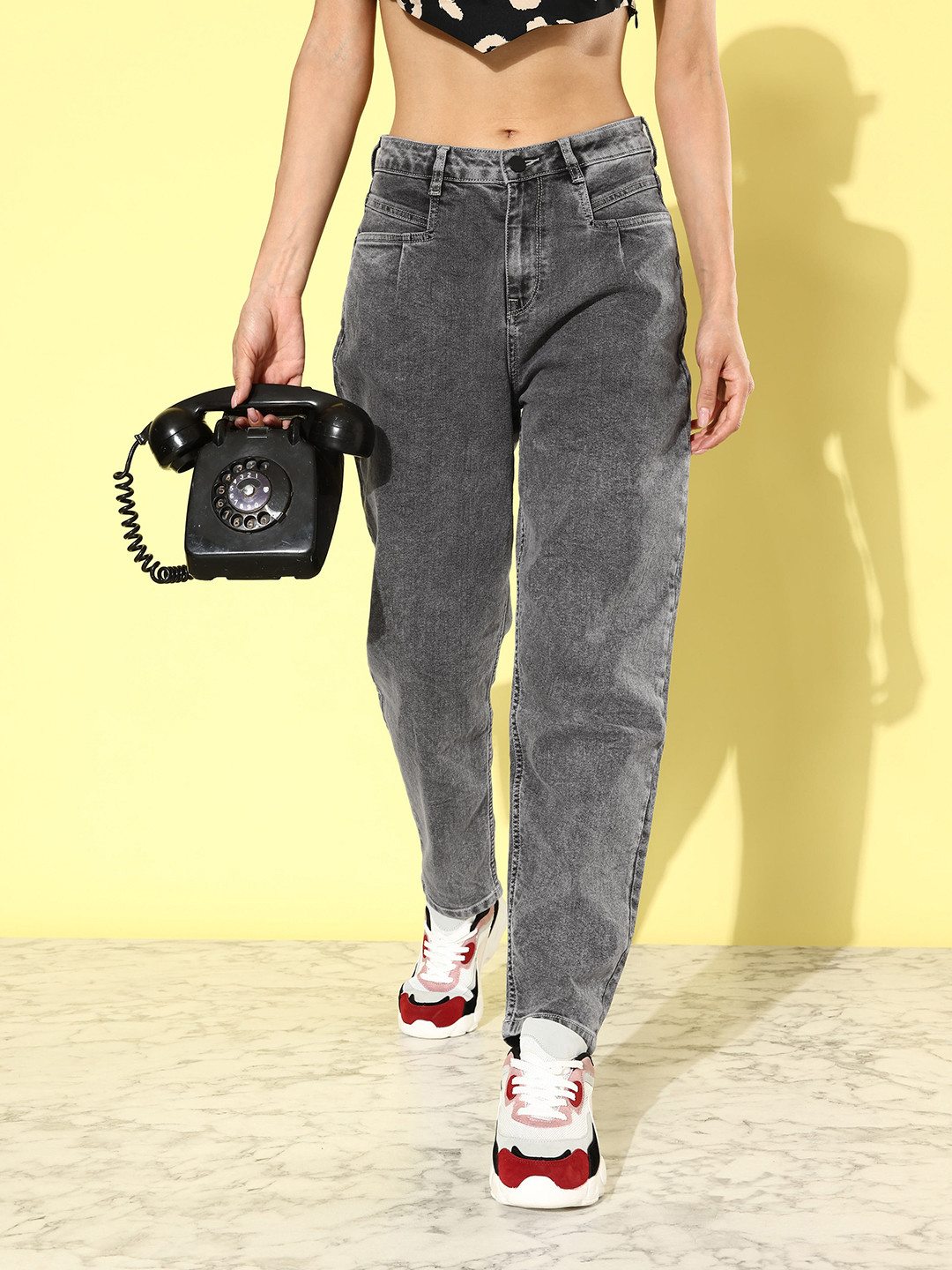 4WRD by Dressberry Women Faded Grey Mom Fit High-Rise De June Easy Urban Dressing Jeans