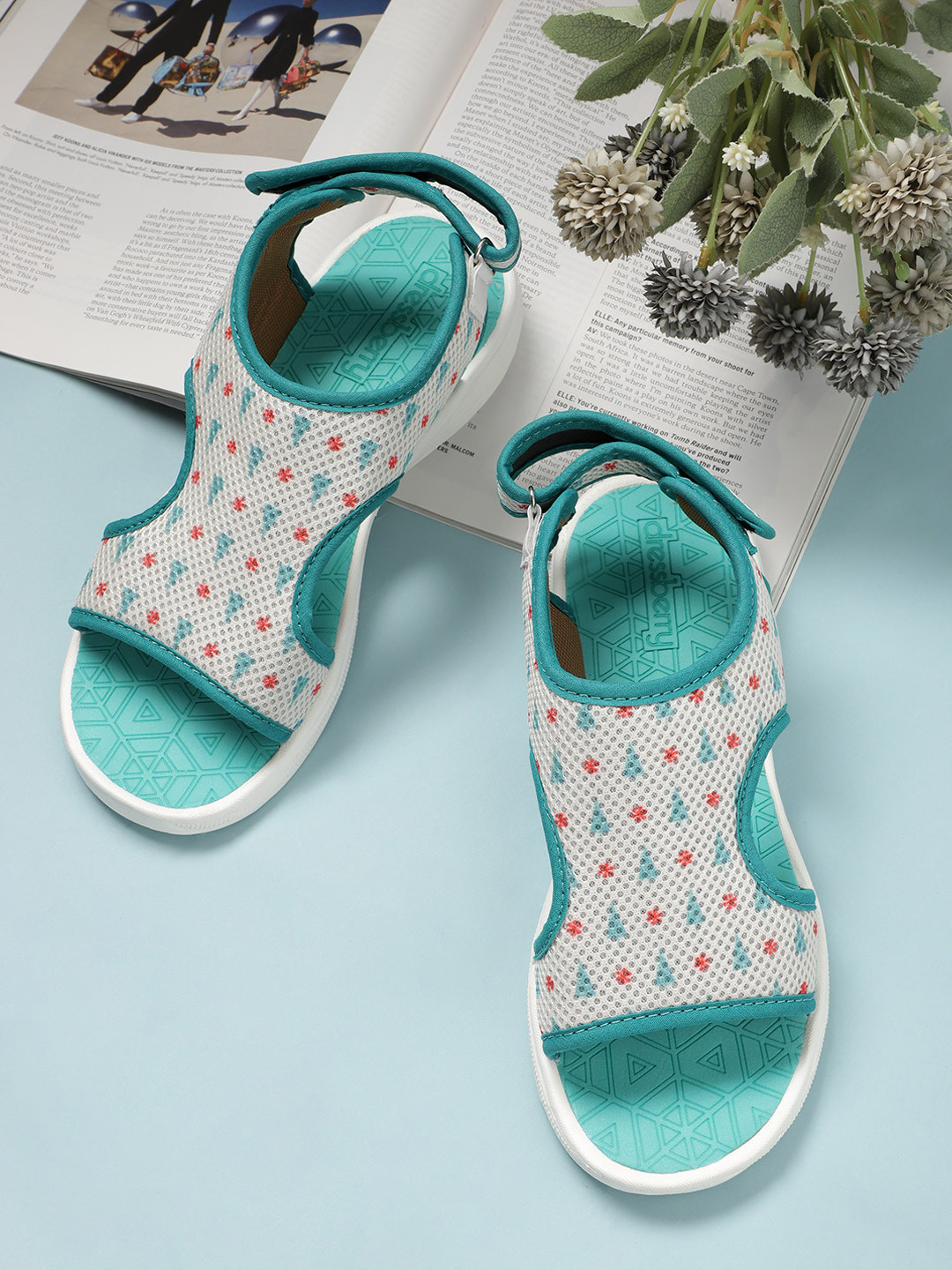 DressBerry Women Christmas Print Sports Sandals