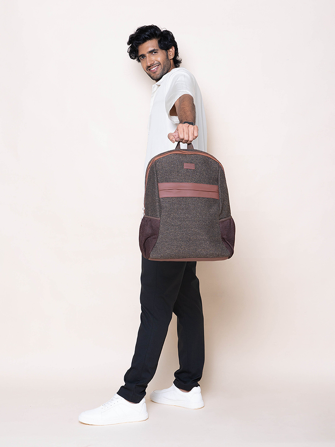 ZOUK Men Solid Medium Fabric Backpack